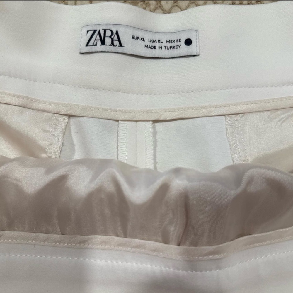 Zara Cream High-Rise Tailored Shorts - Picture 4 of 4